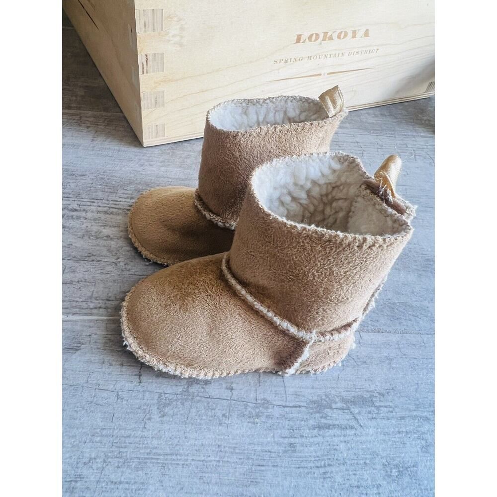 BABY GAP 3-6 Months Faux Suede Shearling Deerfield Soft Sole Boots Infant Shoes